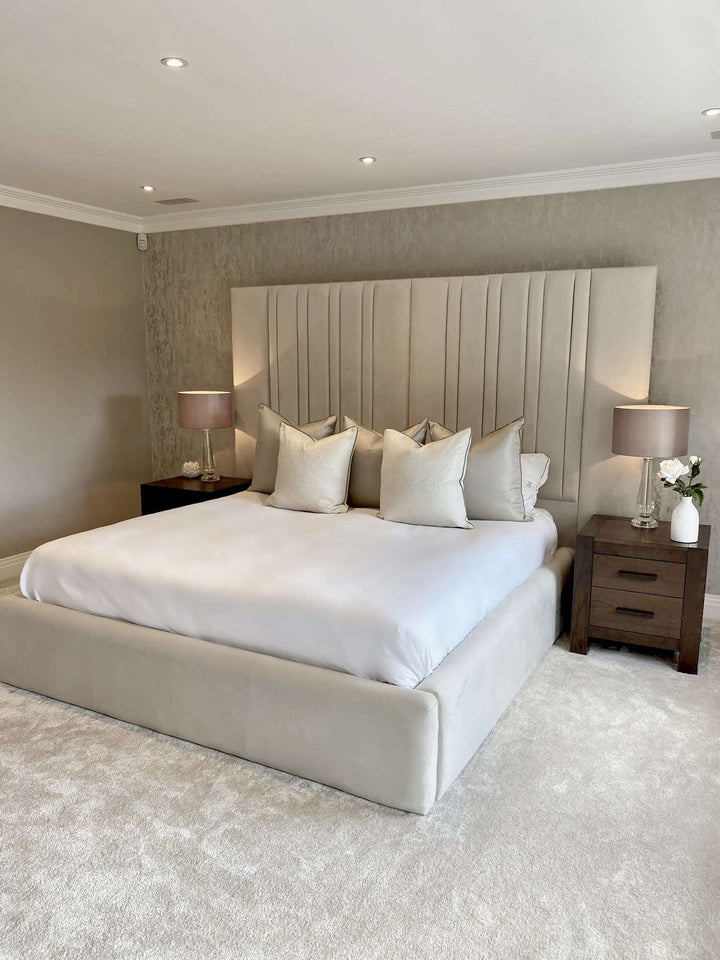Château Wide Panelled Bedframe